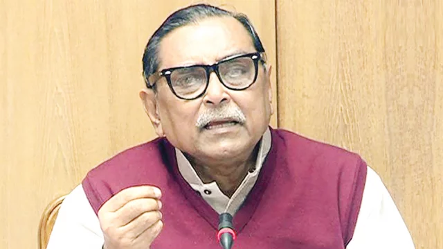 ক্ষুধার বোমার ওপরে বসে আছে সরকার: মেনন